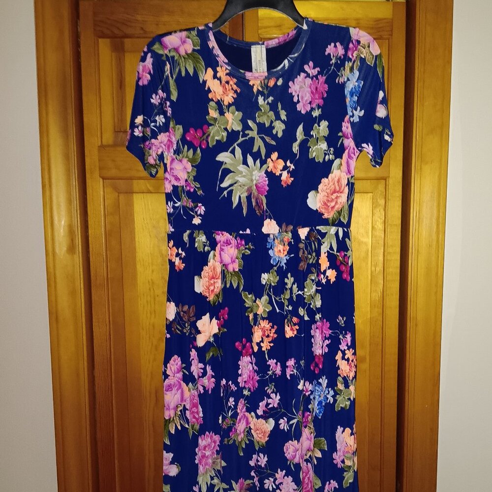 Bellamie Midi Dress, size M (NWOT)